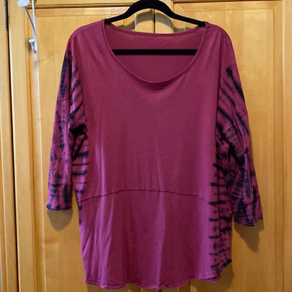 Urban Outfitters dark pink/navy tie dye cotton 3/4 length sleeve top size M
